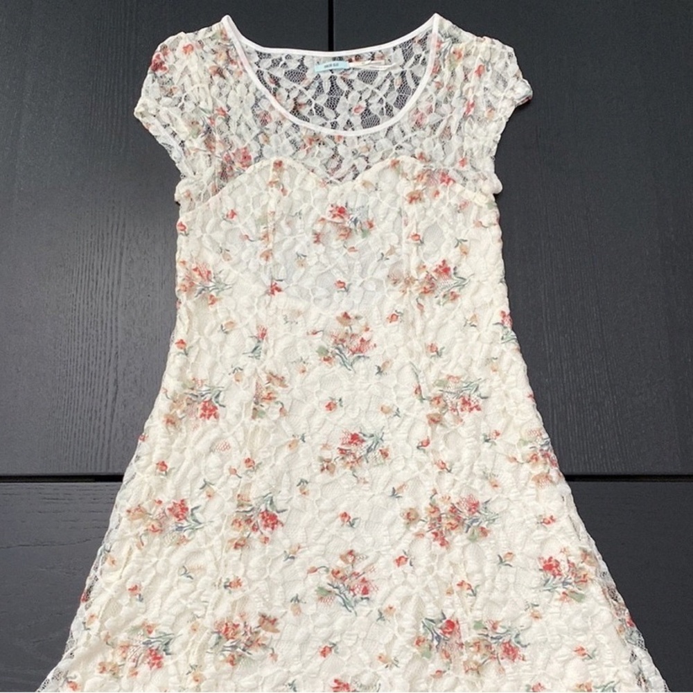 Kimchi Blue Floral Lace Mini Dress in Cream and Pink